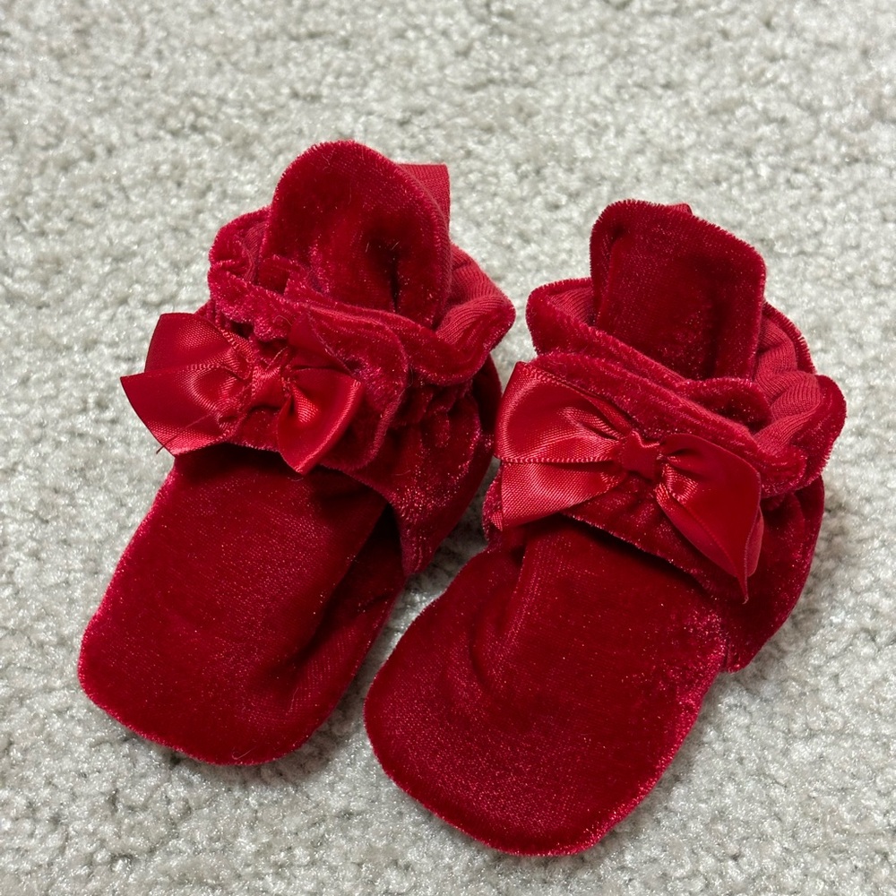 New red velvet baby shoes! 0-3 month